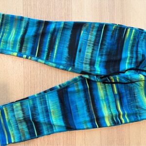 Xersion Teal-Trim Blue & Neon Yellow Patterned Leggings